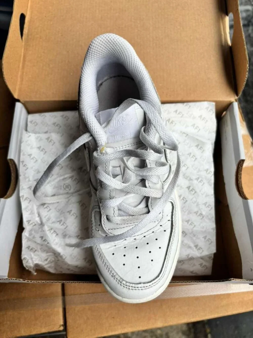 Nike Force 1 Low White Leather Toddler/Youth Sneakers size 1Y (A3)